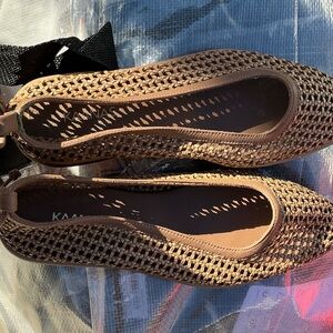 Kaanas Women's Tan Woven Loafers